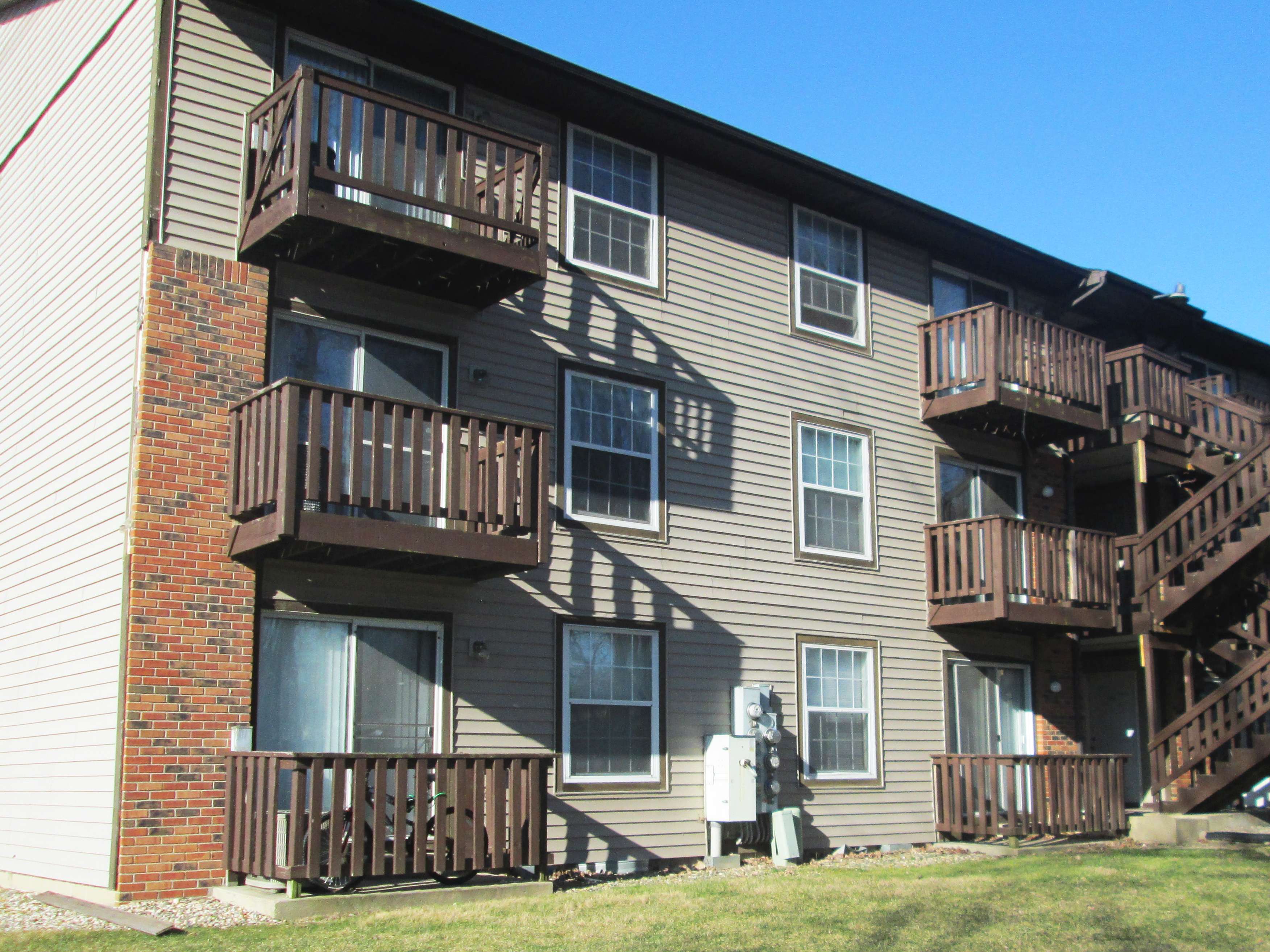 find-apartments/Crewview/320-Brown-Street-802-West-Lafayette/1457